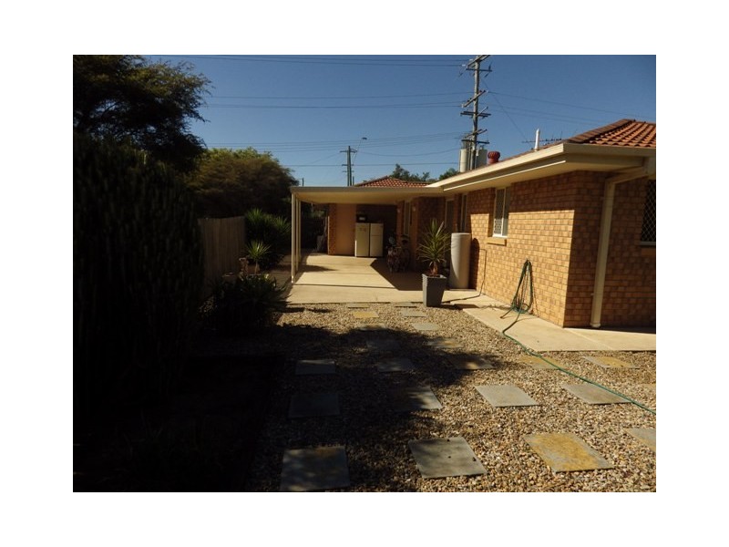 345 South Station Road, Raceview QLD 4305