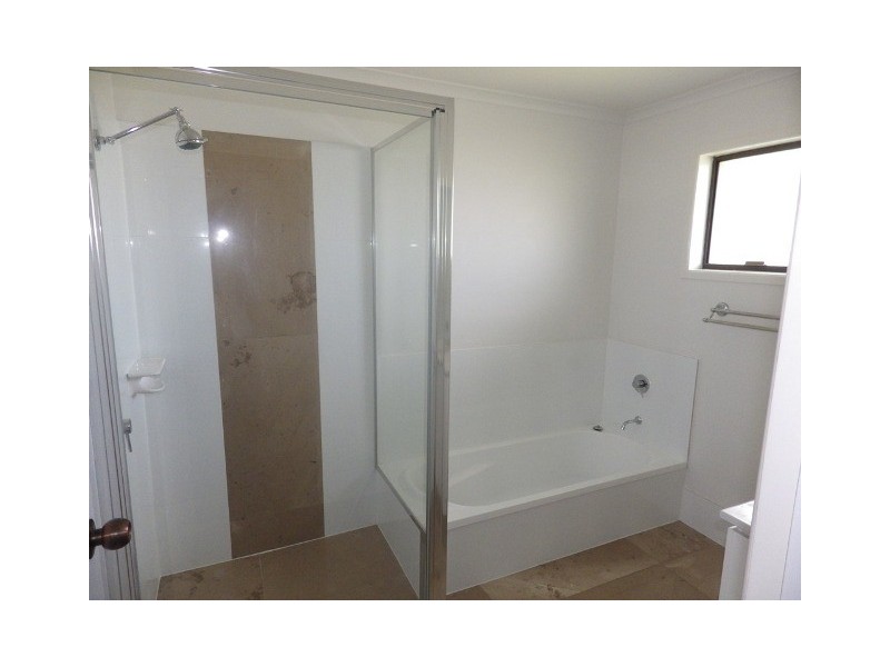 39 Thomas Street, Flinders View QLD 4305