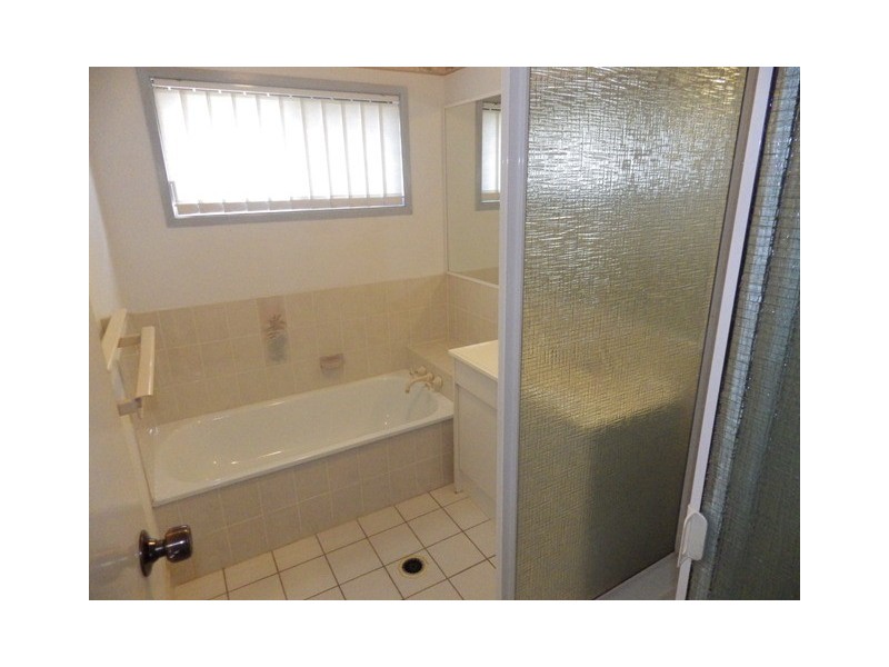 1 Berkely Street, Sadliers Crossing QLD 4305