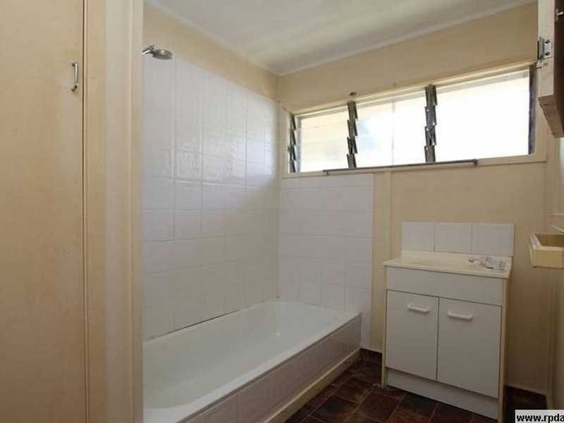 56 Kynance Street, Leichhardt QLD 4305