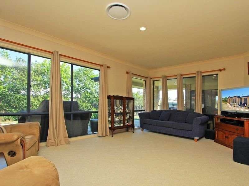 27 Kensington Drive, Flinders View QLD 4305