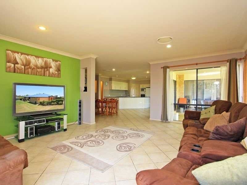 27 Kensington Drive, Flinders View QLD 4305