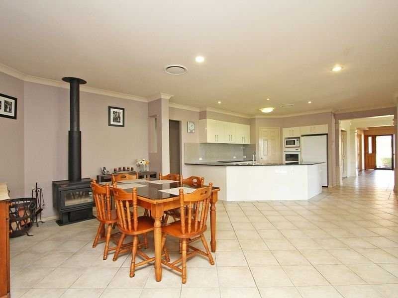 27 Kensington Drive, Flinders View QLD 4305