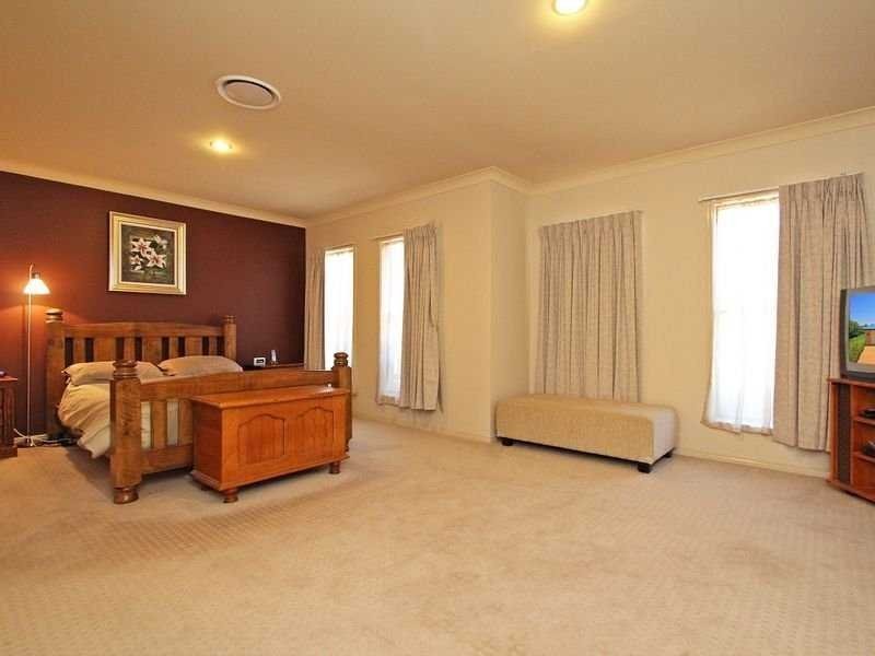 27 Kensington Drive, Flinders View QLD 4305