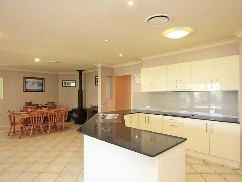 27 Kensington Drive, Flinders View QLD 4305