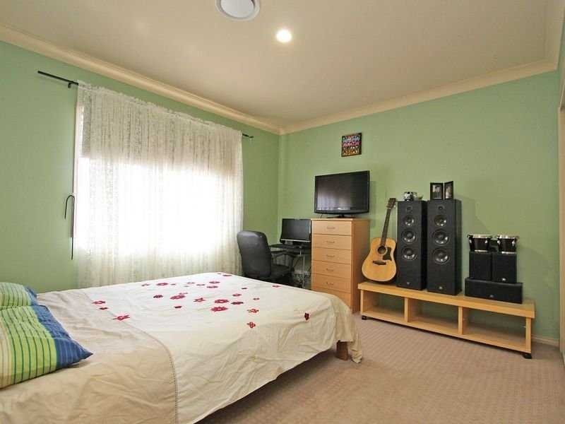 27 Kensington Drive, Flinders View QLD 4305