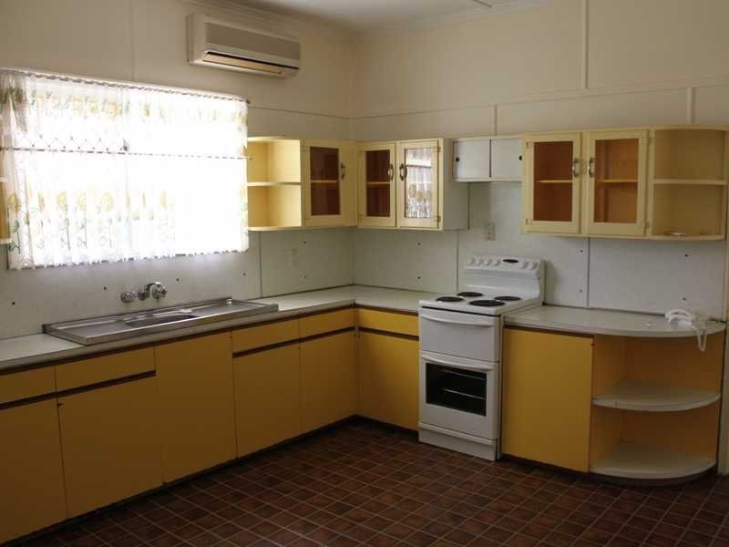 119 Blackstone Road, Silkstone QLD 4304