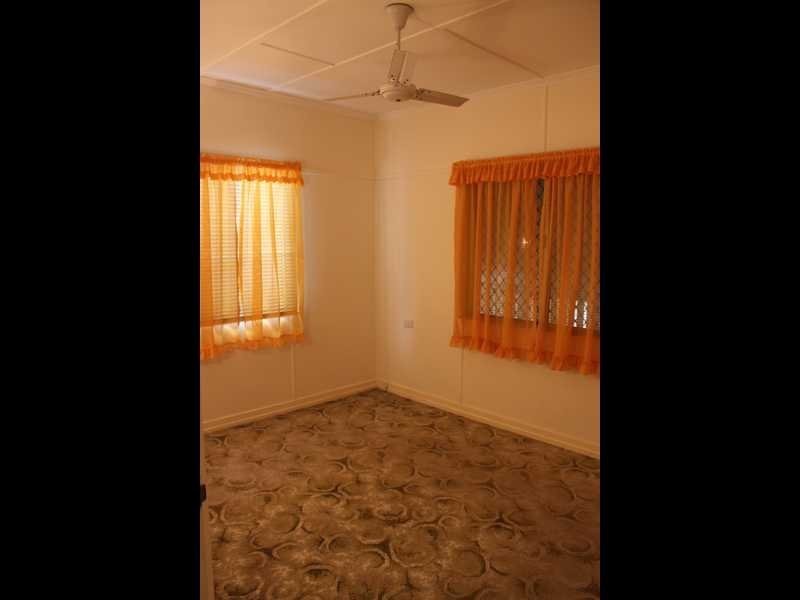 119 Blackstone Road, Silkstone QLD 4304