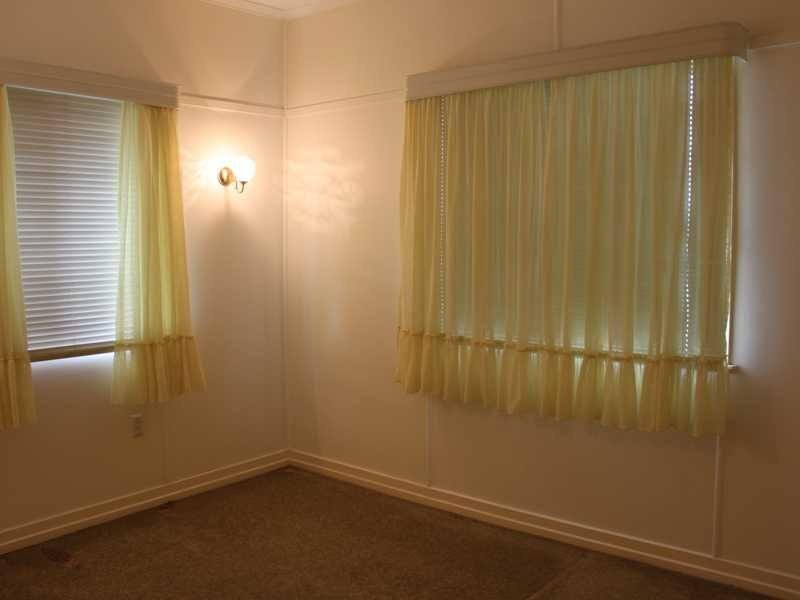 119 Blackstone Road, Silkstone QLD 4304