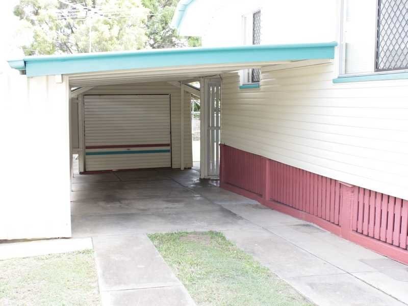 119 Blackstone Road, Silkstone QLD 4304