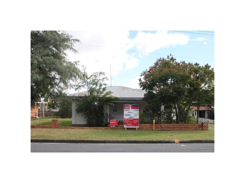 2 Lion Street, Ipswich QLD 4305