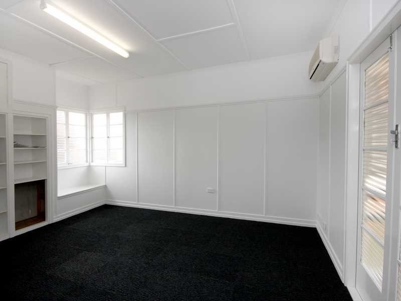 84 Brisbane Road, East Ipswich QLD 4305