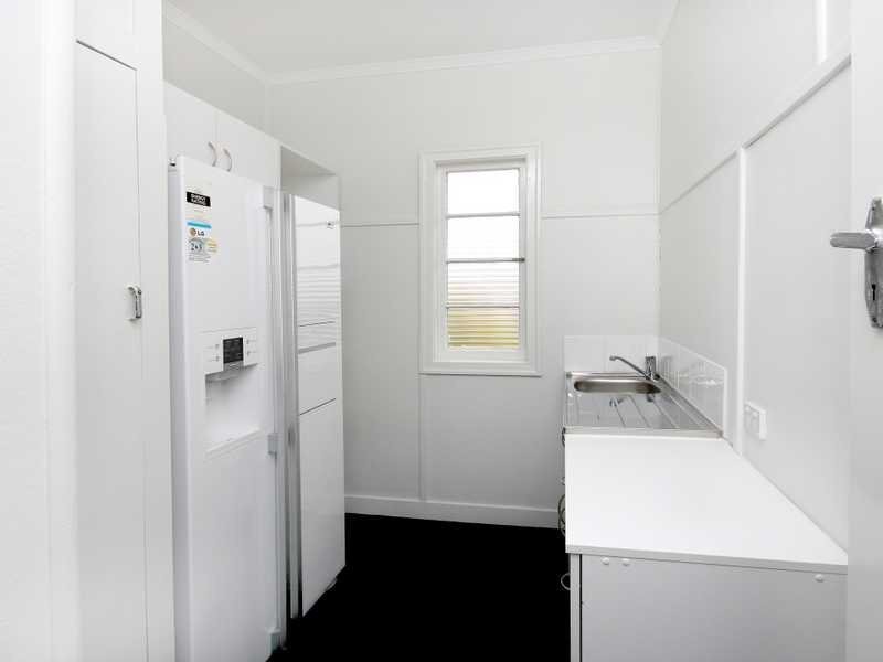 84 Brisbane Road, East Ipswich QLD 4305