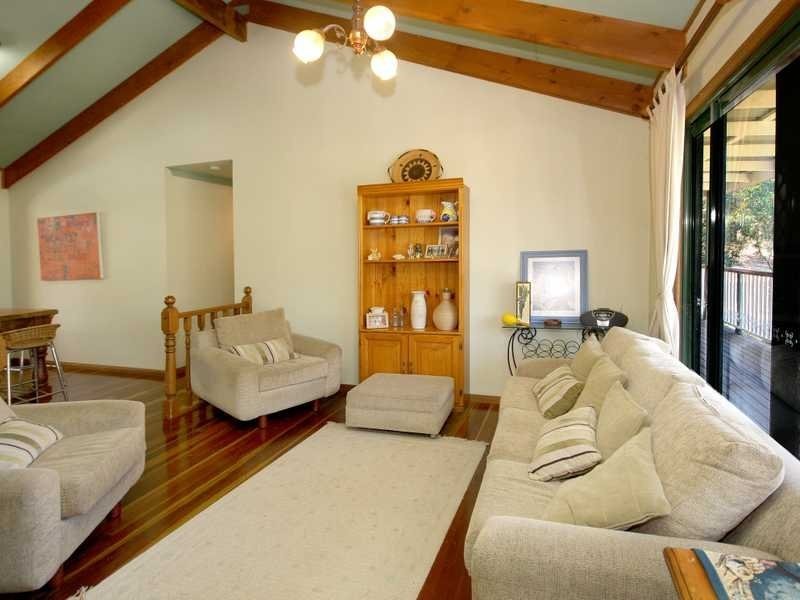 10 Pringle Place, Pine Mountain QLD 4306