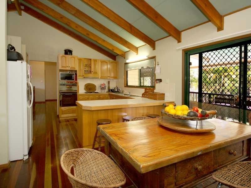 10 Pringle Place, Pine Mountain QLD 4306