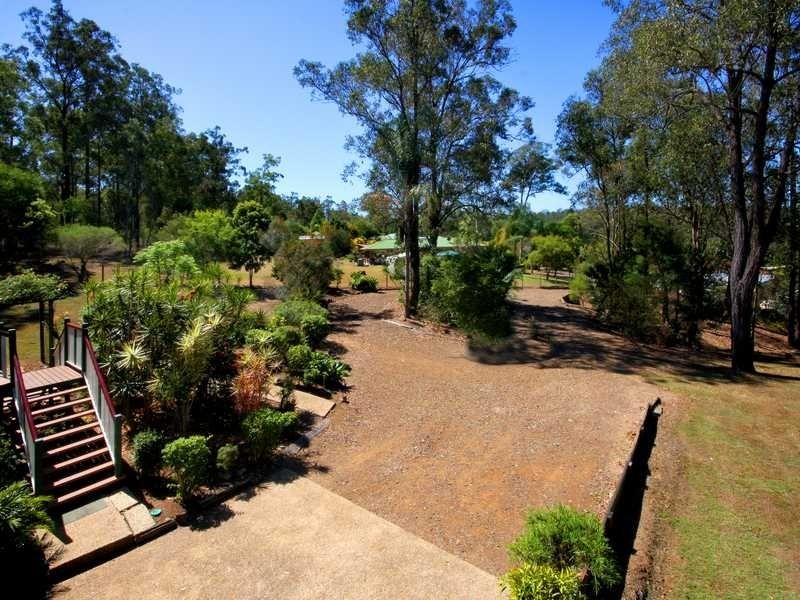 10 Pringle Place, Pine Mountain QLD 4306