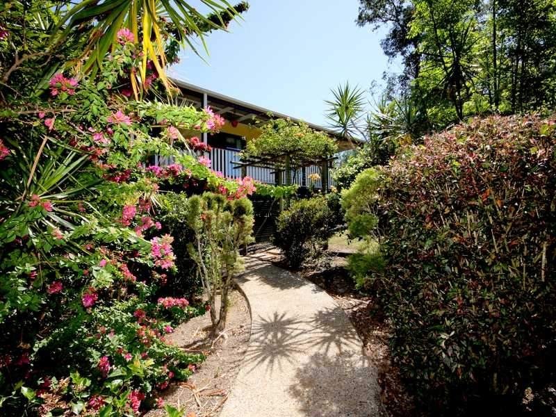 10 Pringle Place, Pine Mountain QLD 4306