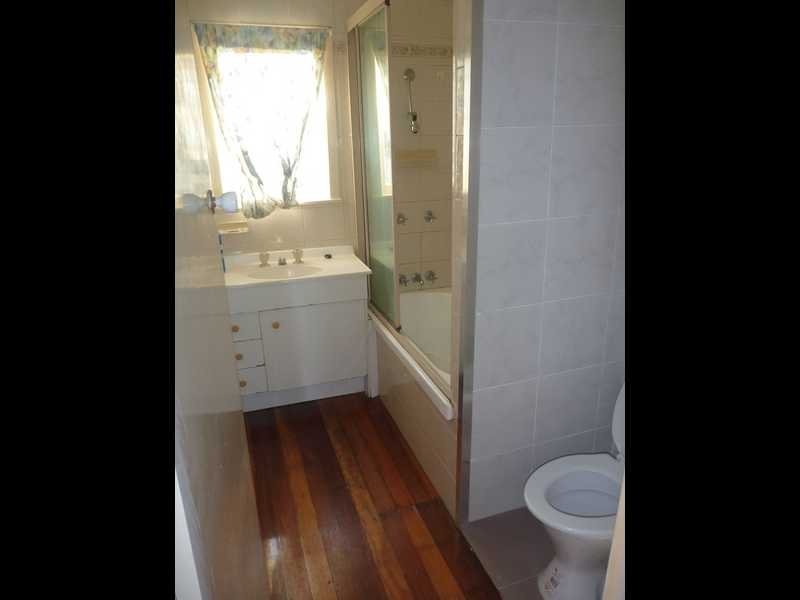 3 John Street, Bundamba QLD 4304