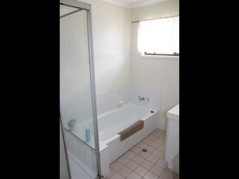 31 Selwyn Street, North Booval QLD 4304