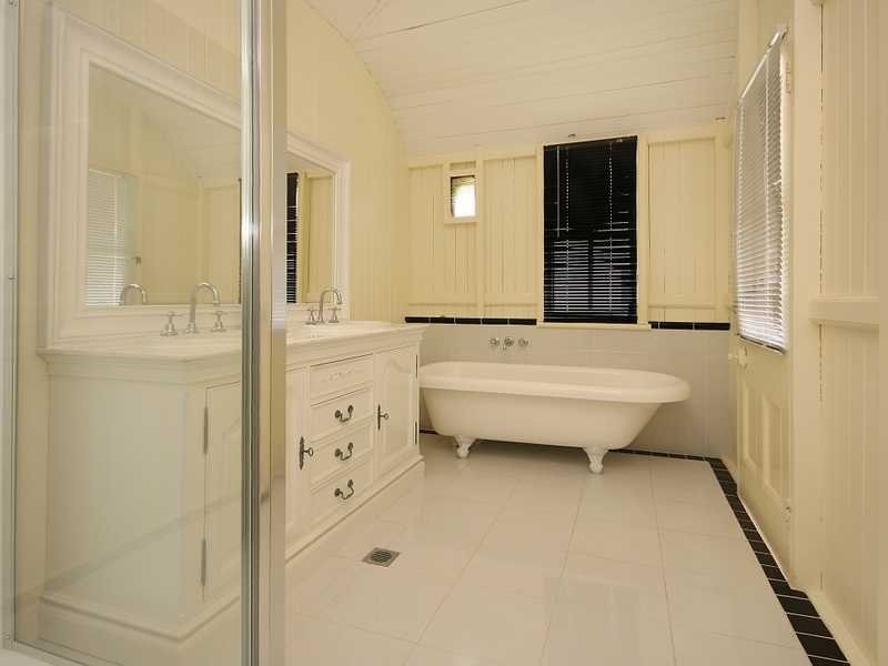 5 Torch Street, East Ipswich QLD 4305