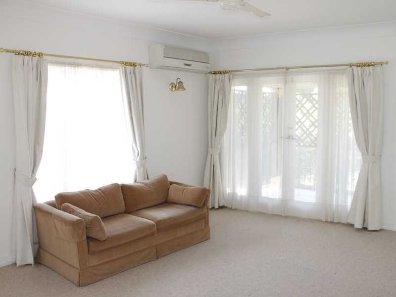 6 Elliot Street, Silkstone QLD 4304