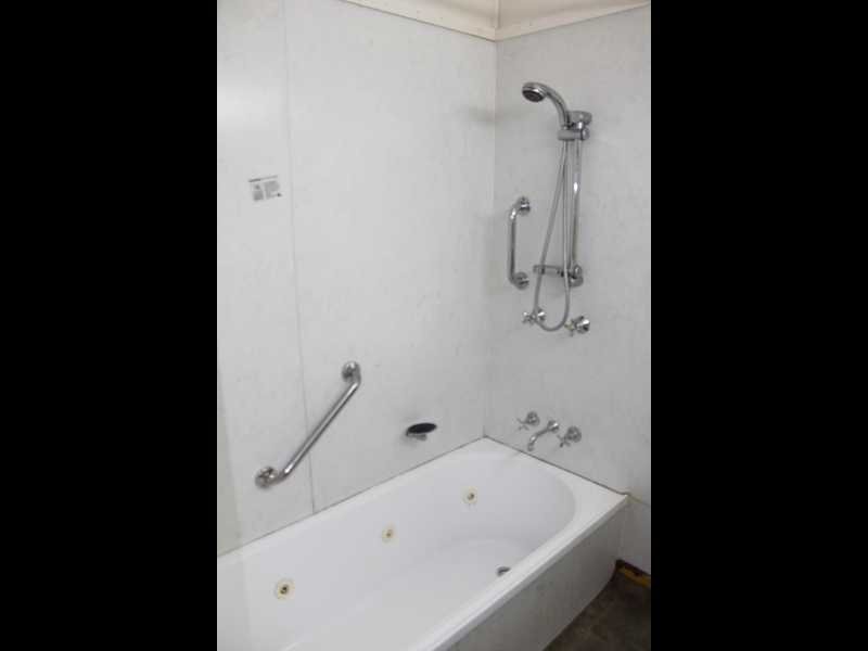 6 Elliot Street, Silkstone QLD 4304