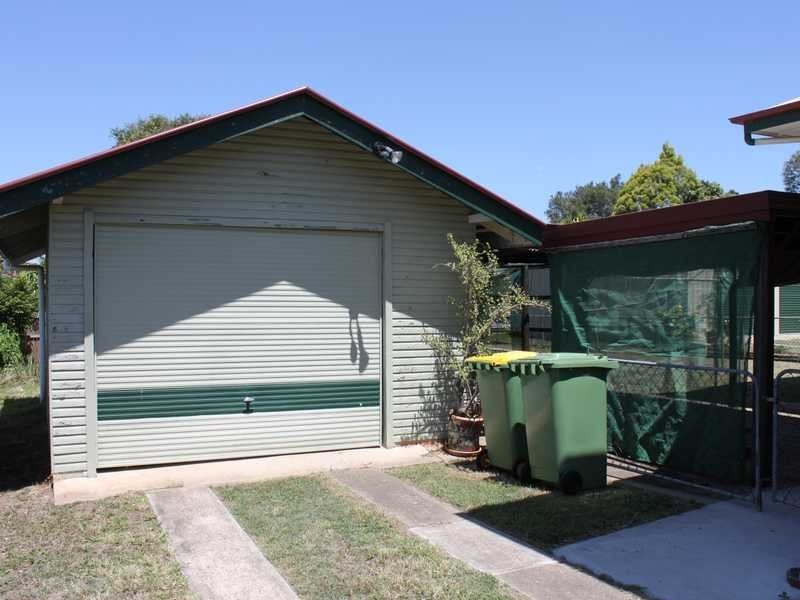6 Elliot Street, Silkstone QLD 4304