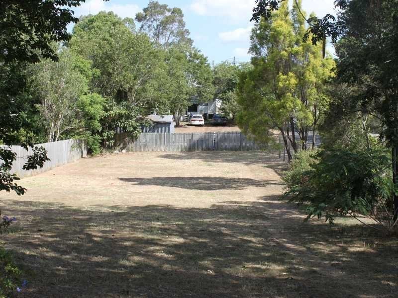 12 McNamara Street, Leichhardt QLD 4305