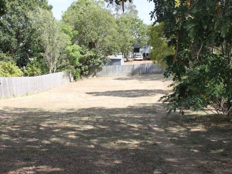 12 McNamara Street, Leichhardt QLD 4305