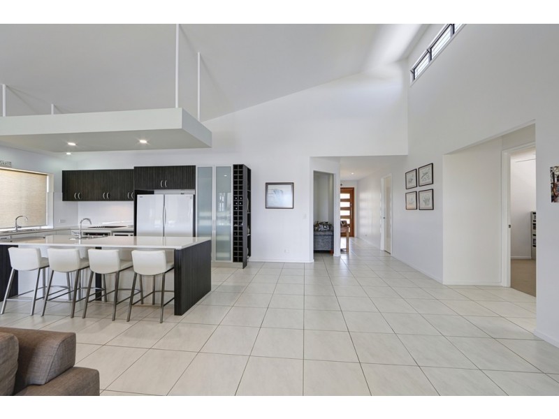 17 Woongoolbver Court, River Heads QLD 4655