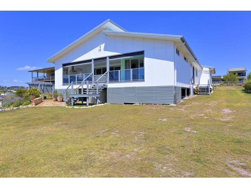 17 Woongoolbver Court, River Heads QLD 4655
