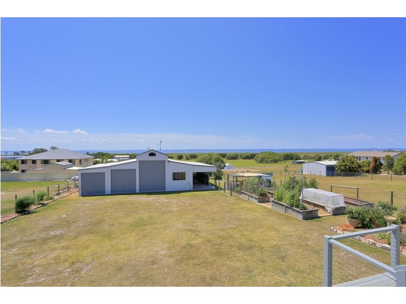 17 Woongoolbver Court, River Heads QLD 4655