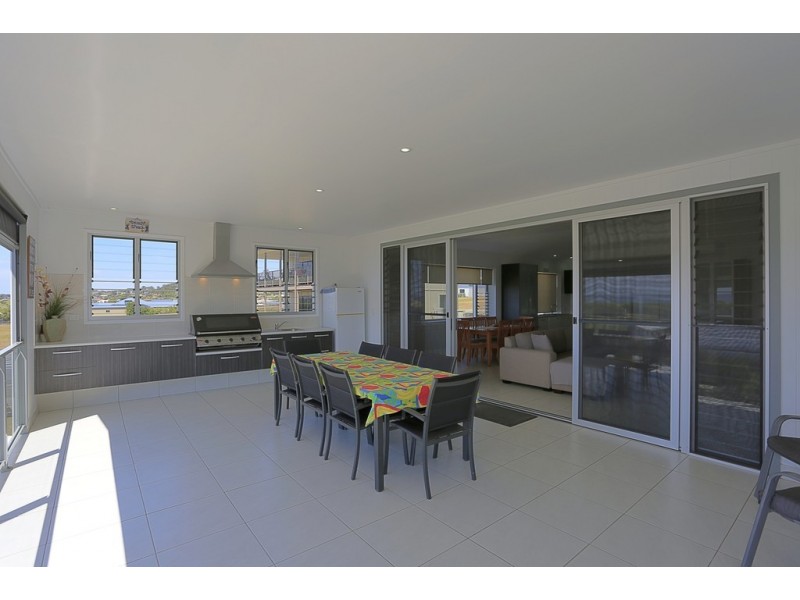 17 Woongoolbver Court, River Heads QLD 4655