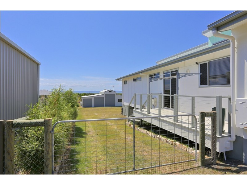 17 Woongoolbver Court, River Heads QLD 4655