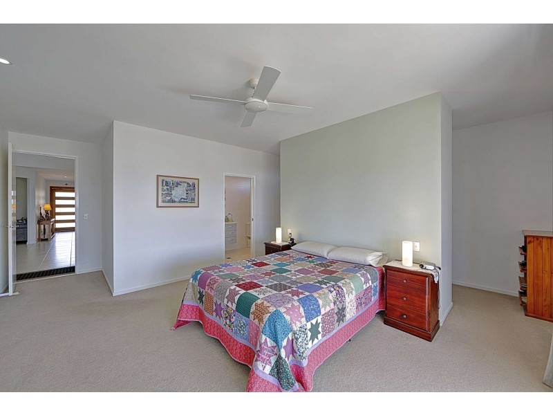 17 Woongoolbver Court, River Heads QLD 4655