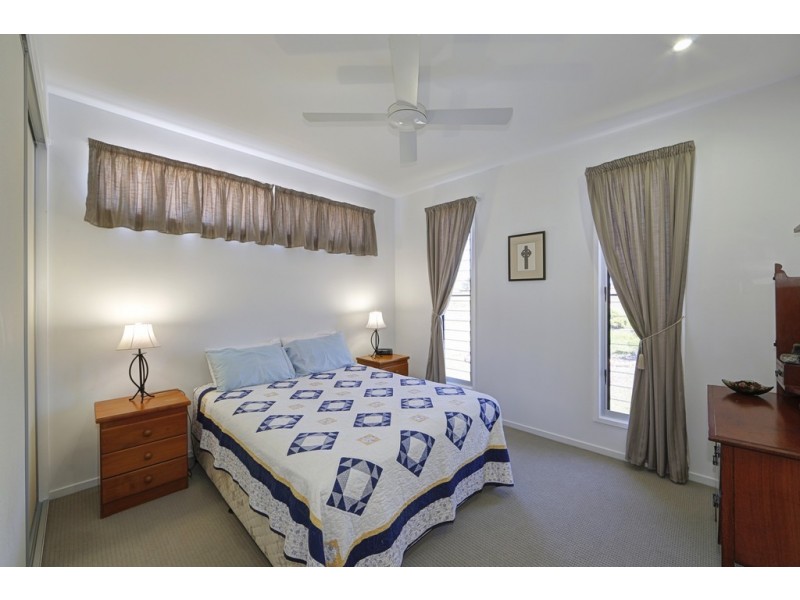 17 Woongoolbver Court, River Heads QLD 4655