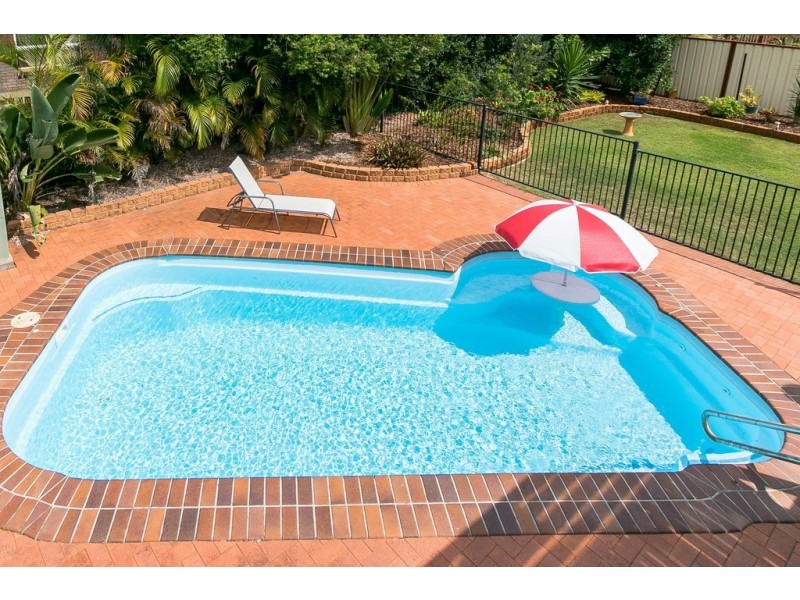 14 Gibbs Street, Urangan QLD 4655