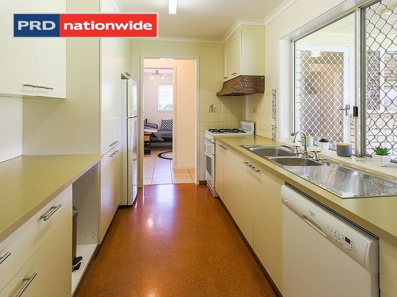 69 Cunningham Street, Urangan QLD 4655