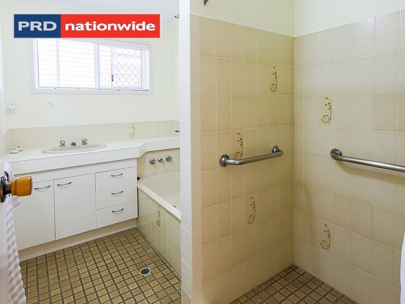 69 Cunningham Street, Urangan QLD 4655