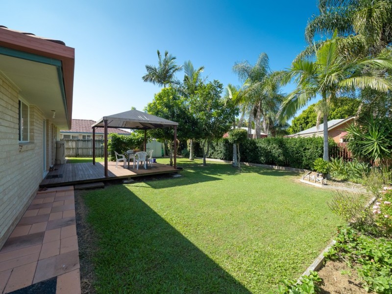 16 Ivybird Court, Torquay QLD 4655