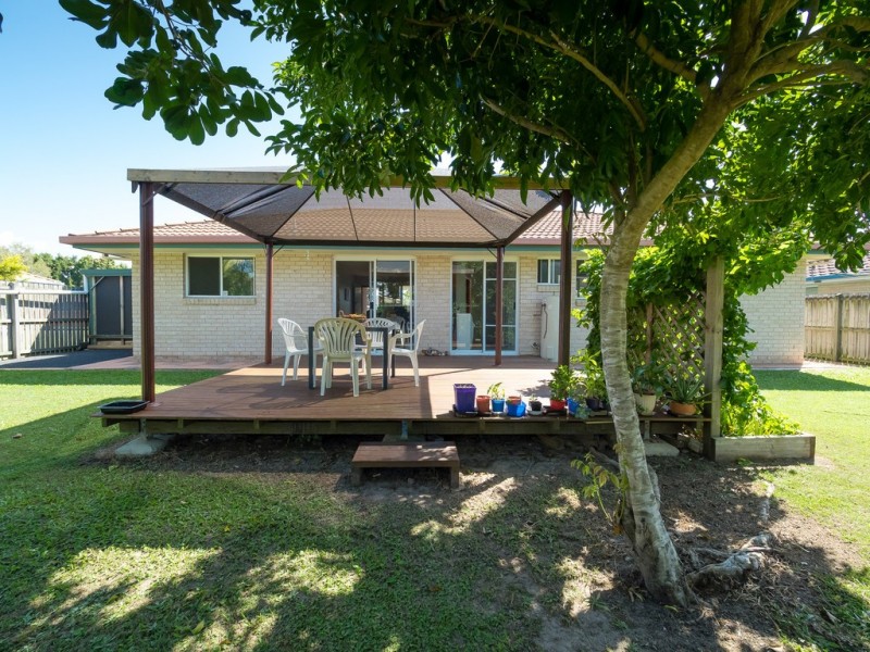 16 Ivybird Court, Torquay QLD 4655