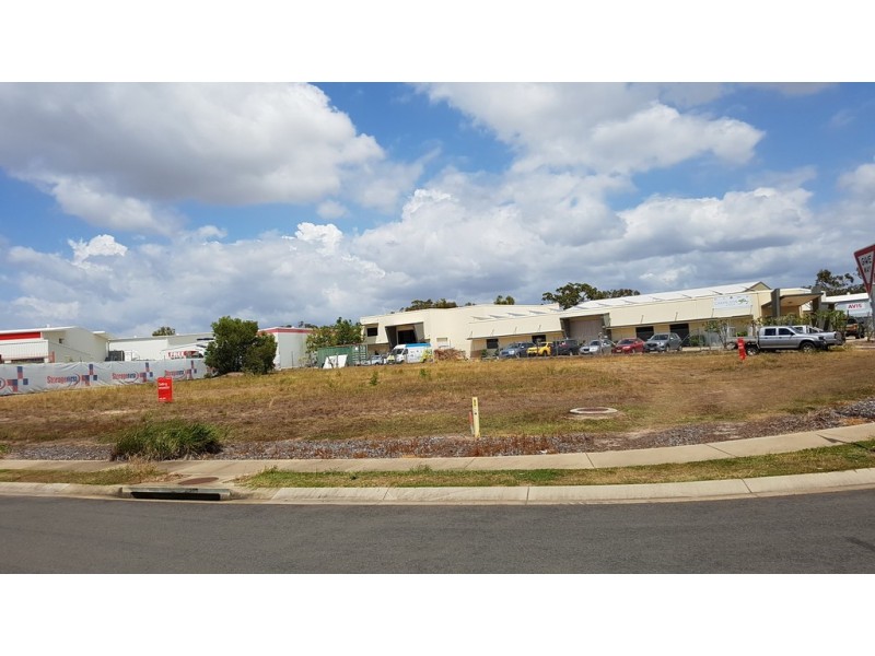 14 Southern Cross Circuit, Urangan QLD 4655