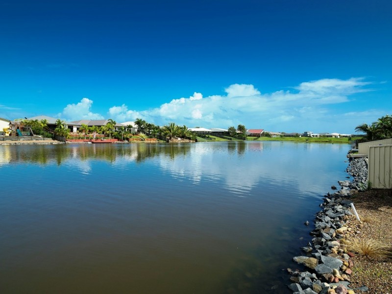 48 Earl St Vincent Circuit, Eli Waters QLD 4655