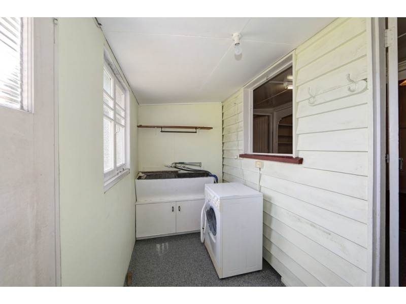 67 Dayman Street, Urangan QLD 4655