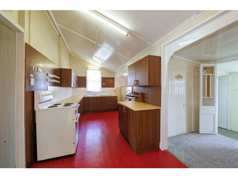 67 Dayman Street, Urangan QLD 4655