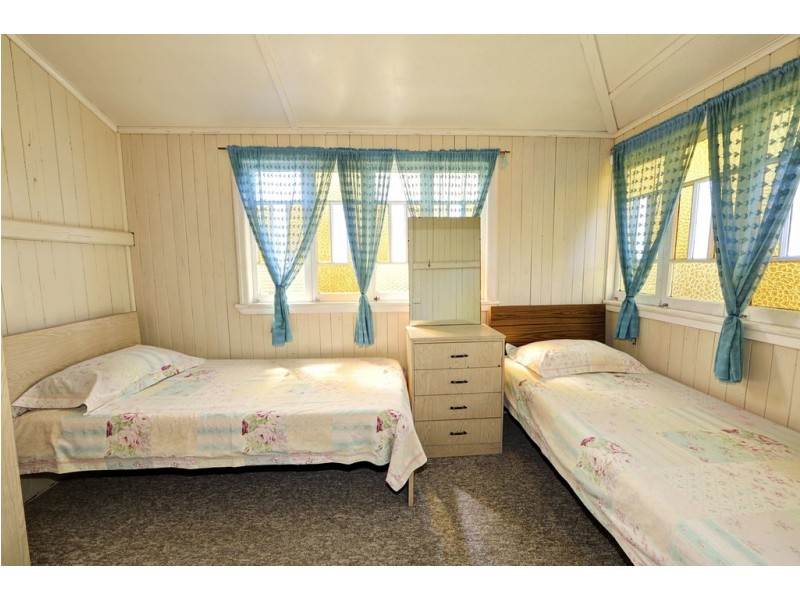 67 Dayman Street, Urangan QLD 4655