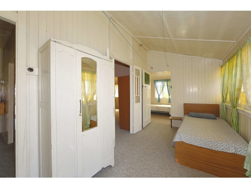 67 Dayman Street, Urangan QLD 4655