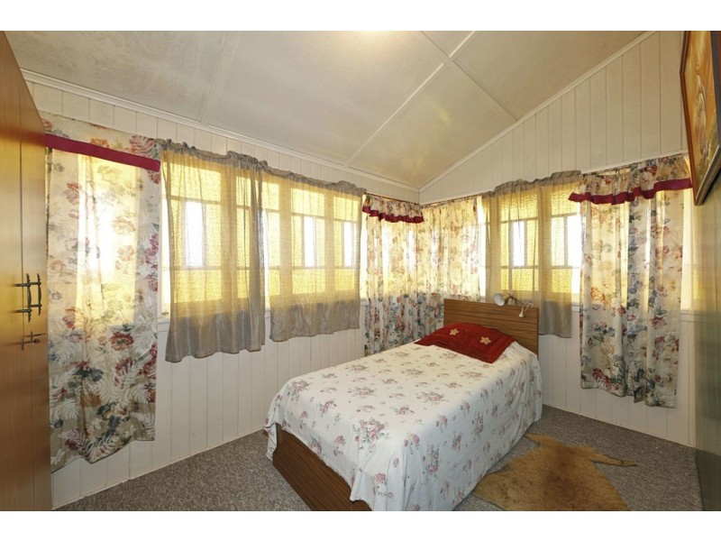 67 Dayman Street, Urangan QLD 4655