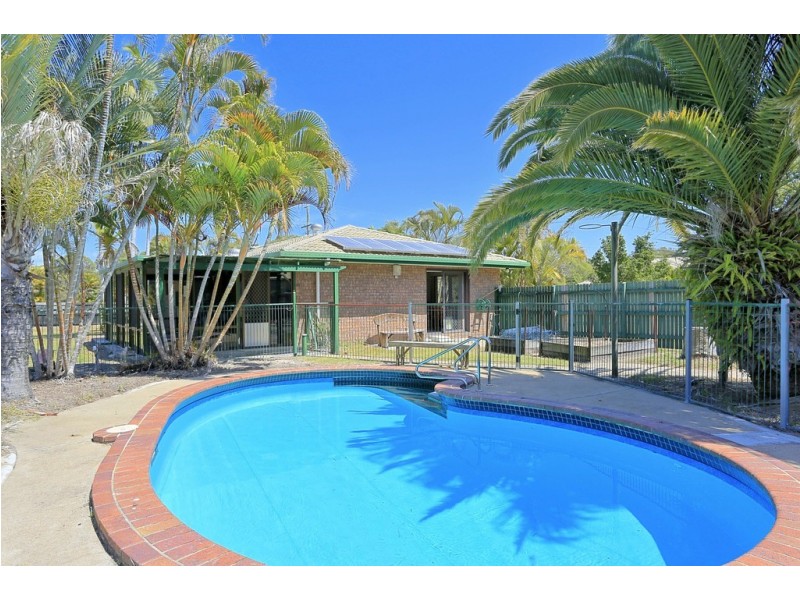 140 Garden Drive, Urangan QLD 4655
