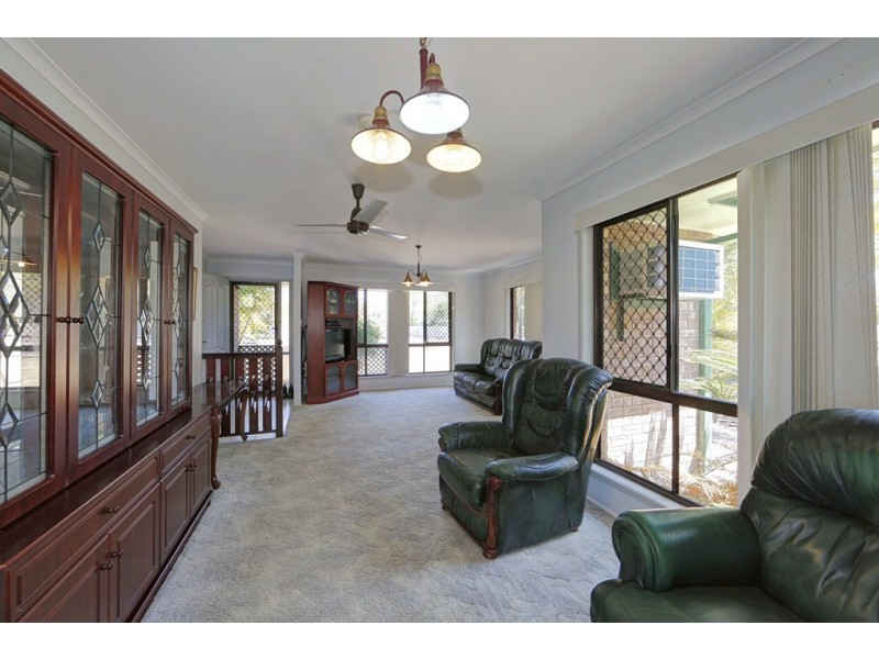 140 Garden Drive, Urangan QLD 4655